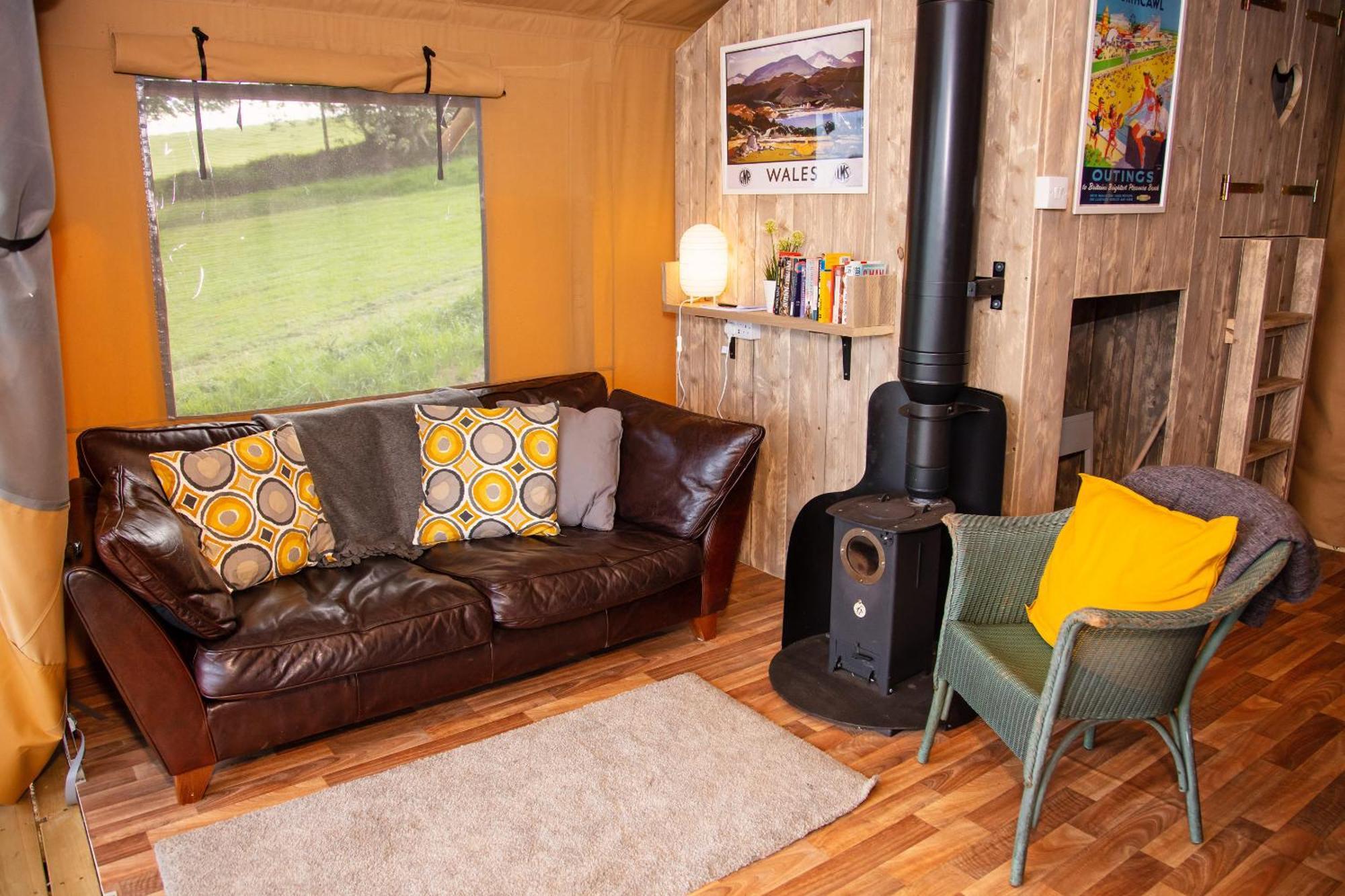 Hotel Under The Oak Glamping Caerphilly Zewnętrze zdjęcie