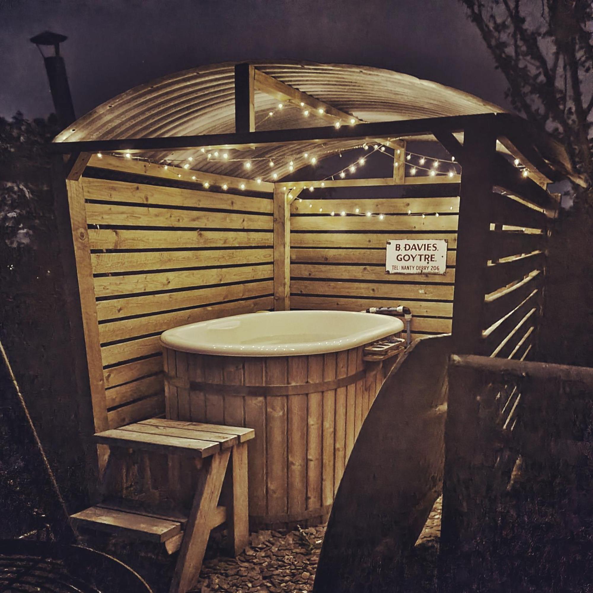 Hotel Under The Oak Glamping Caerphilly Zewnętrze zdjęcie