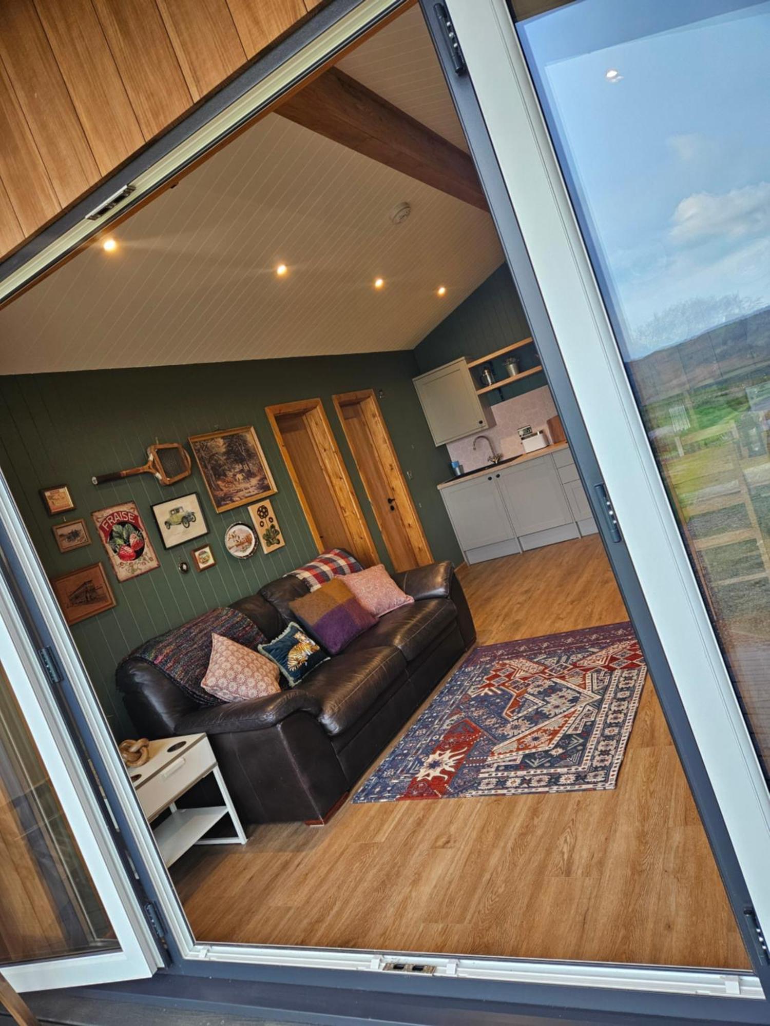 Hotel Under The Oak Glamping Caerphilly Zewnętrze zdjęcie