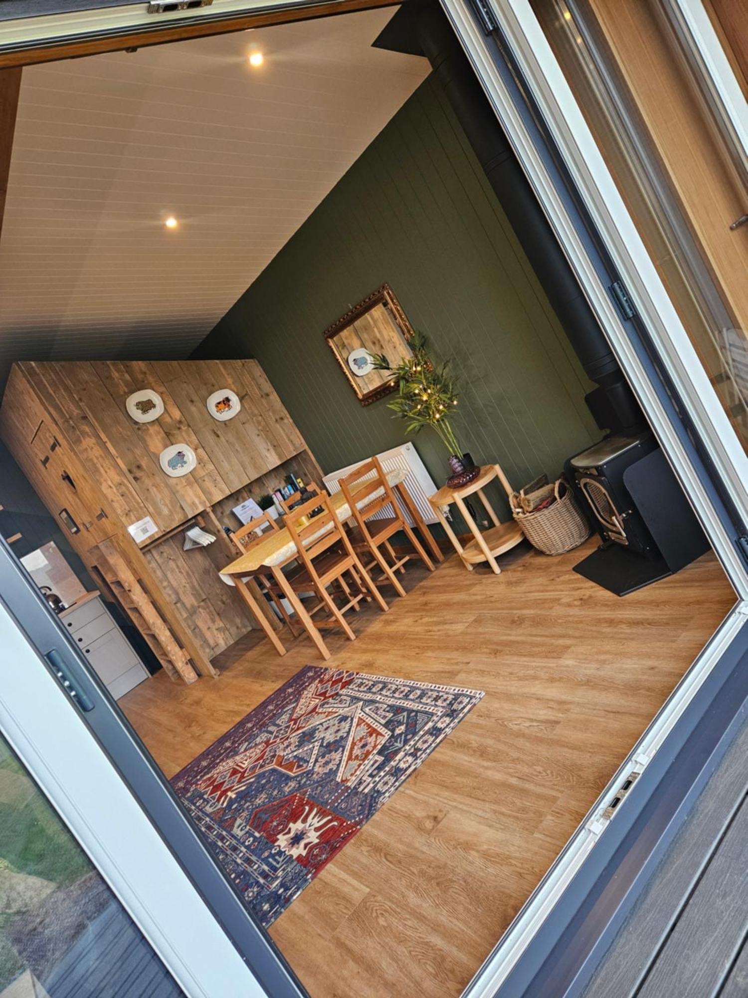 Hotel Under The Oak Glamping Caerphilly Zewnętrze zdjęcie